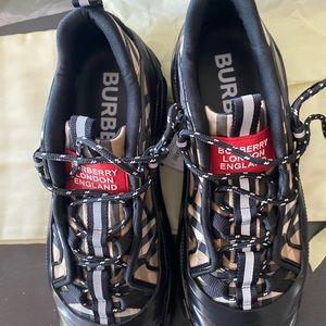 Burberry sneakers men 11.5